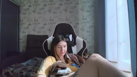 liliawoolf online show from April 17, 6:27 am