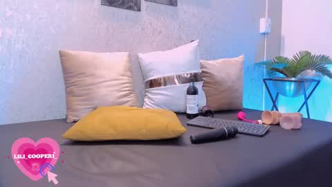 Snapshot of lilicooper_ chatting on March 6, 10:26 pm Lili Cooper online show from March 6, 10:26 pm