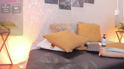 Snapshot of lilicooper_ chatting on September 19, 5:33 am Lili Cooper online show from September 19, 5:33 am