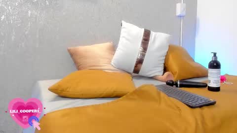 Snapshot of lilicooper_ chatting on February 25, 1:30 am Lili Cooper online show from February 25, 1:30 am
