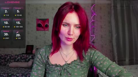 Snapshot of lilie_brown chatting on October 2, 8:29 pm Lilie online show from October 2, 8:29 pm