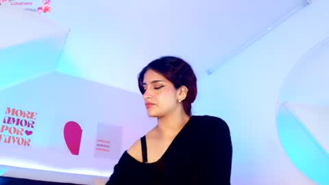 Lilith Savett online show from April 15, 3:48 pm