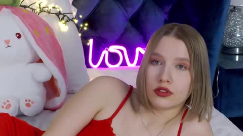 LiliLinn online show from March 3, 7:32 am