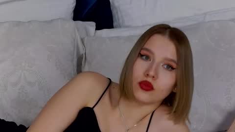 LiliLinn online show from February 22, 9:23 am