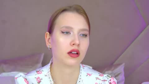 LiliLinn online show from September 26, 6:21 am