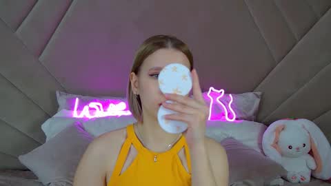 LiliLinn online show from March 11, 5:02 am