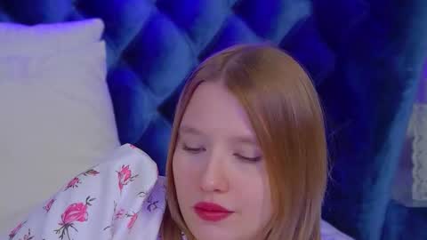 LiliLinn online show from November 18, 4:59 am