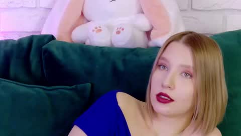 LiliLinn online show from March 7, 10:02 am