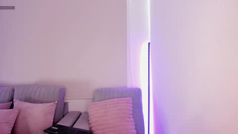 Lilly online show from April 9, 12:33 pm