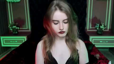 lilit_el_ online show from April 18, 7:07 pm