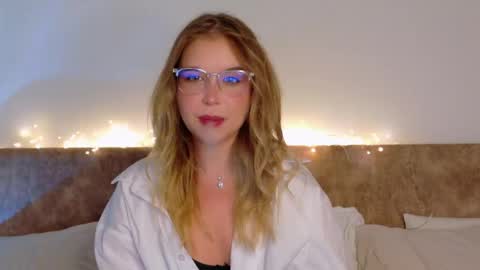 Lilith Bonheur online show from January 11, 1:17 pm