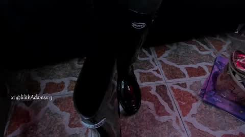 Snapshot of lilith_deveraux_ chatting on October 4, 5:33 pm MISTRESS LILITH online show from October 4, 5:33 pm