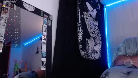 IG soylilith green7   online show from November 20, 3:05 am