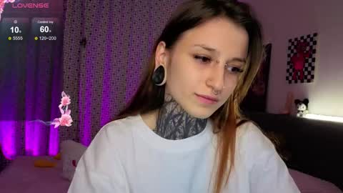 Snapshot of lilith_poison chatting on October 12, 6:54 pm lilith_poison online show from October 12, 6:54 pm