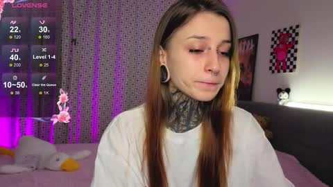 Snapshot of lilith_poison chatting on October 18, 6:56 pm lilith_poison online show from October 18, 6:56 pm