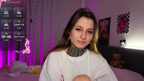 Snapshot of lilith_poison chatting on October 19, 6:56 pm lilith_poison online show from October 19, 6:56 pm