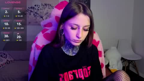Snapshot of lilith_poison chatting on October 4, 6:39 pm lilith_poison online show from October 4, 6:39 pm
