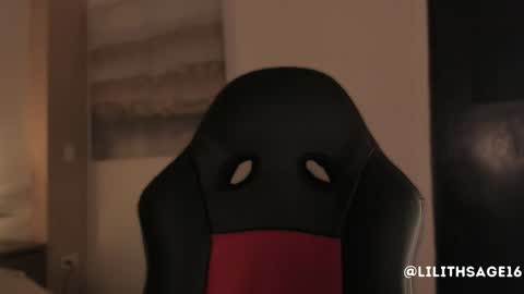 Snapshot of lilith_sage_ chatting on October 9, 12:21 pm lilith_sage_ online show from October 9, 12:21 pm