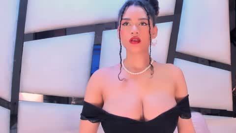    online show from October 5, 6:15 pm