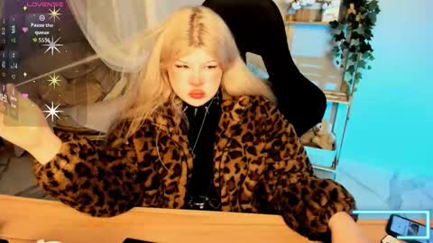 Snapshot of lilithnelson chatting on October 3, 1:59 am LilithNelson online show from October 3, 1:59 am