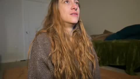 L online show from January 26, 11:06 am