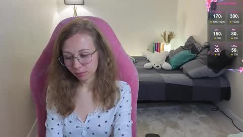 Snapshot of lill_mary chatting on October 6, 1:45 am Maria online show from October 6, 1:45 am