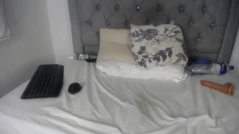 Snapshot of lillebbw_sweet chatting on February 25, 12:58 am lille online show from February 25, 12:58 am