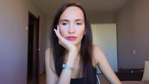 Lillian online show from October 4, 11:08 am