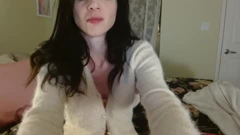 Snapshot of lillian_rose chatting on March 2, 3:56 am Lillian Rose online show from March 2, 3:56 am