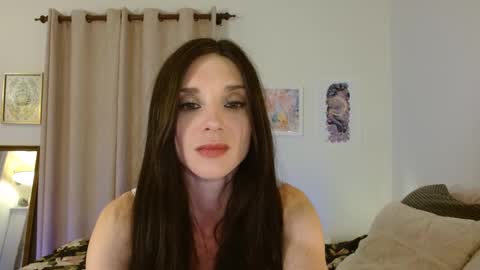 Snapshot of lillian_rose chatting on September 28, 3:26 am Lillian Rose online show from September 28, 3:26 am