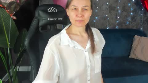 lillian_white1 online show from February 27, 12:58 am