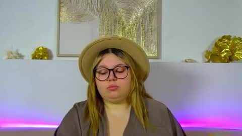 LillianHaig online show from February 23, 6:43 pm