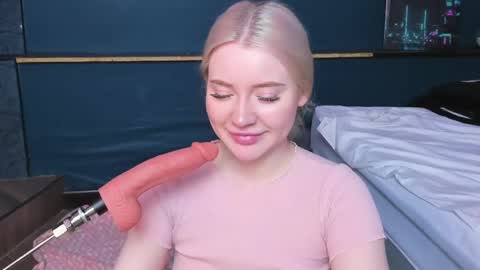 lillie_berry online show from April 8, 4:48 am