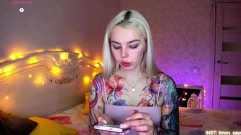 LilliMoore online show from February 28, 11:42 pm