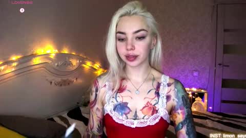 LilliMoore online show from February 13, 11:52 pm