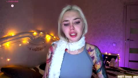 LilliMoore online show from February 19, 11:26 pm