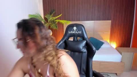 Snapshot of lilly_ass chatting on February 24, 3:09 pm L I L L Y online show from February 24, 3:09 pm