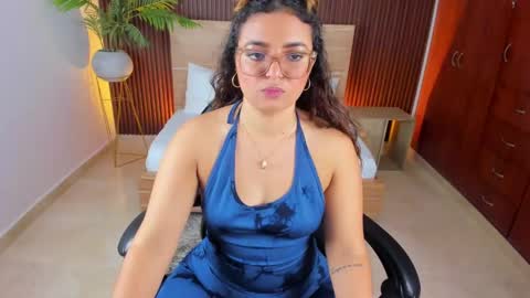 Snapshot of lilly_ass chatting on February 8, 3:53 pm L I L L Y online show from February 8, 3:53 pm