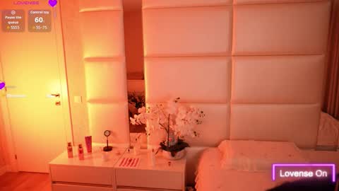 Lilly Colins online show from October 16, 7:24 pm