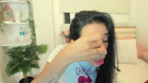 Snapshot of lilly_denson8 chatting on December 17, 3:06 pm Sweety Lilly Love online show from December 17, 3:06 pm