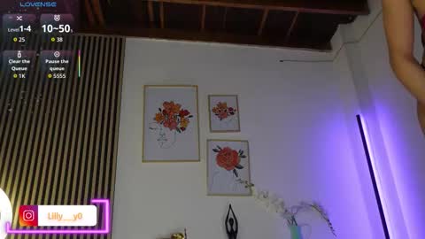 Snapshot of lilly_dollss chatting on September 25, 12:12 pm Sofia online show from September 25, 12:12 pm