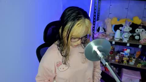 Lilly  online show from October 25, 2:45 am