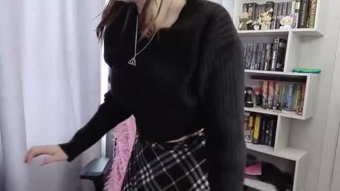 LillyFan X online show from September 15, 6:59 am