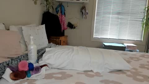 Daisy Bby online show from March 10, 6:12 pm