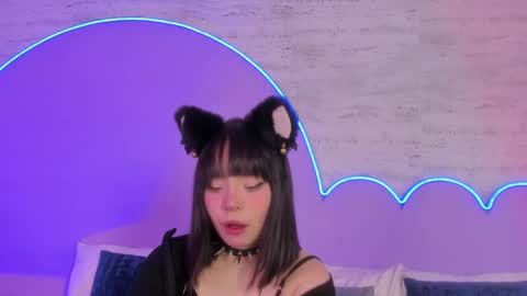 Snapshot of lilou_albrecht chatting on September 27, 2:26 pm Lilou online show from September 27, 2:26 pm