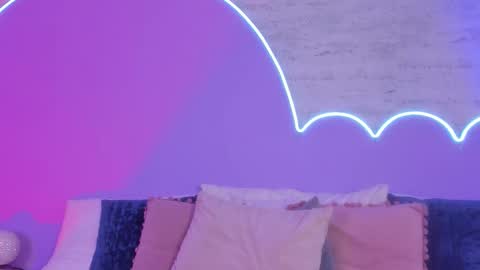 Snapshot of lilou_albrecht chatting on October 16, 12:38 pm Lilou online show from October 16, 12:38 pm