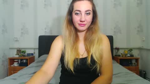 lilu_cute25 online show from December 2, 9:35 pm