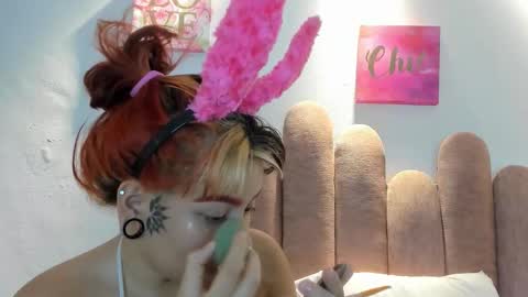 Snapshot of lily666_ chatting on September 27, 7:33 pm L i l y online show from September 27, 7:33 pm