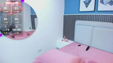  lily  online show from April 8, 3:20 am