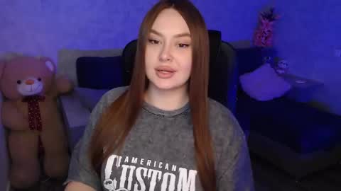 lily_baker_ online show from February 5, 6:33 pm